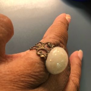 Cream acrylic stone ring, adjustable size